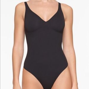 SKIMS Naked Plunge Bodysuit, Onyx, 2XL (NWT)